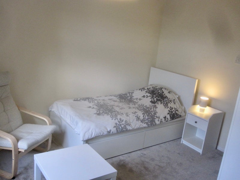 Room Knowle Close in Birmingham