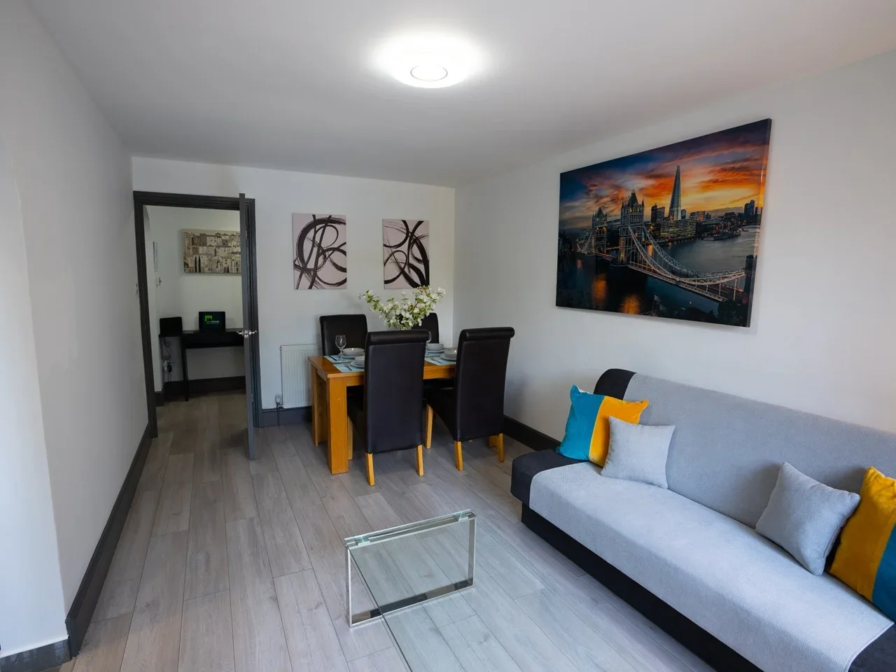 Flat Victoria Road in Rushmoor