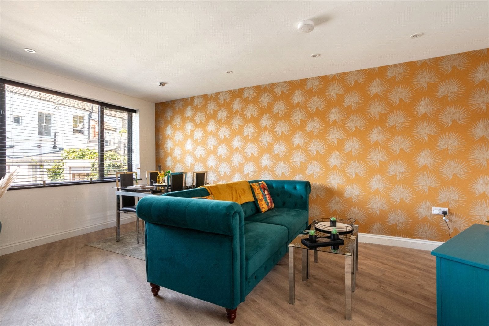 Flat Gladstone Terrace in Brighton