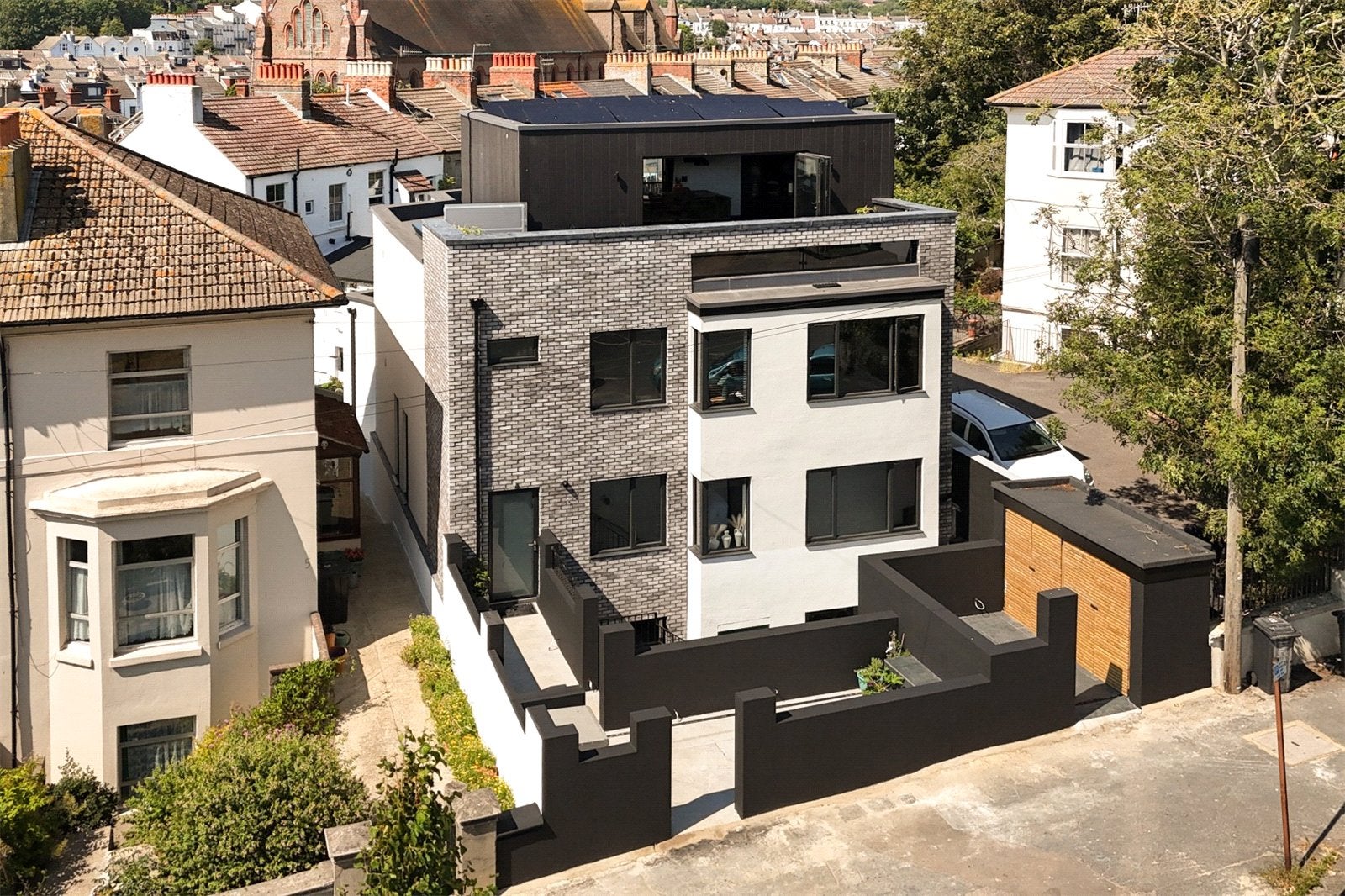 Flat Gladstone Terrace in Brighton