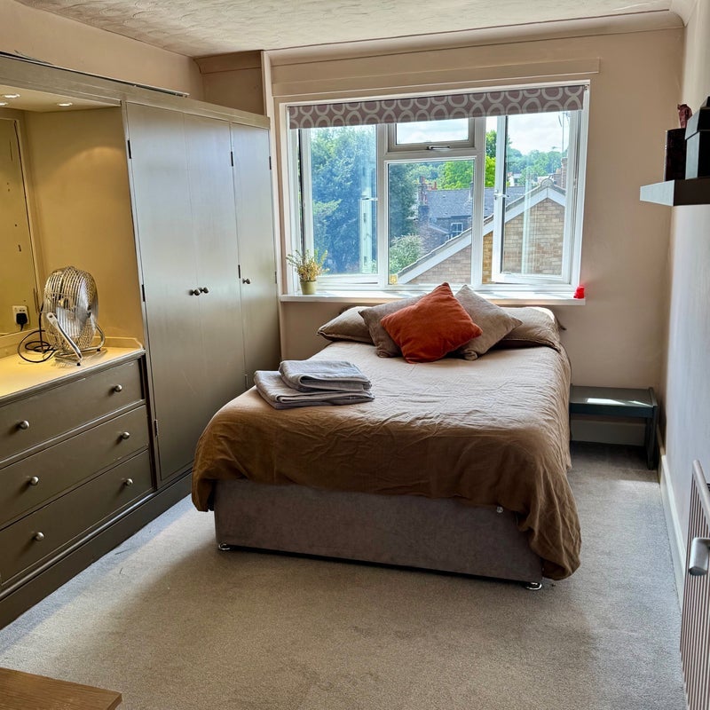 Flat Derwent Street in Greater London