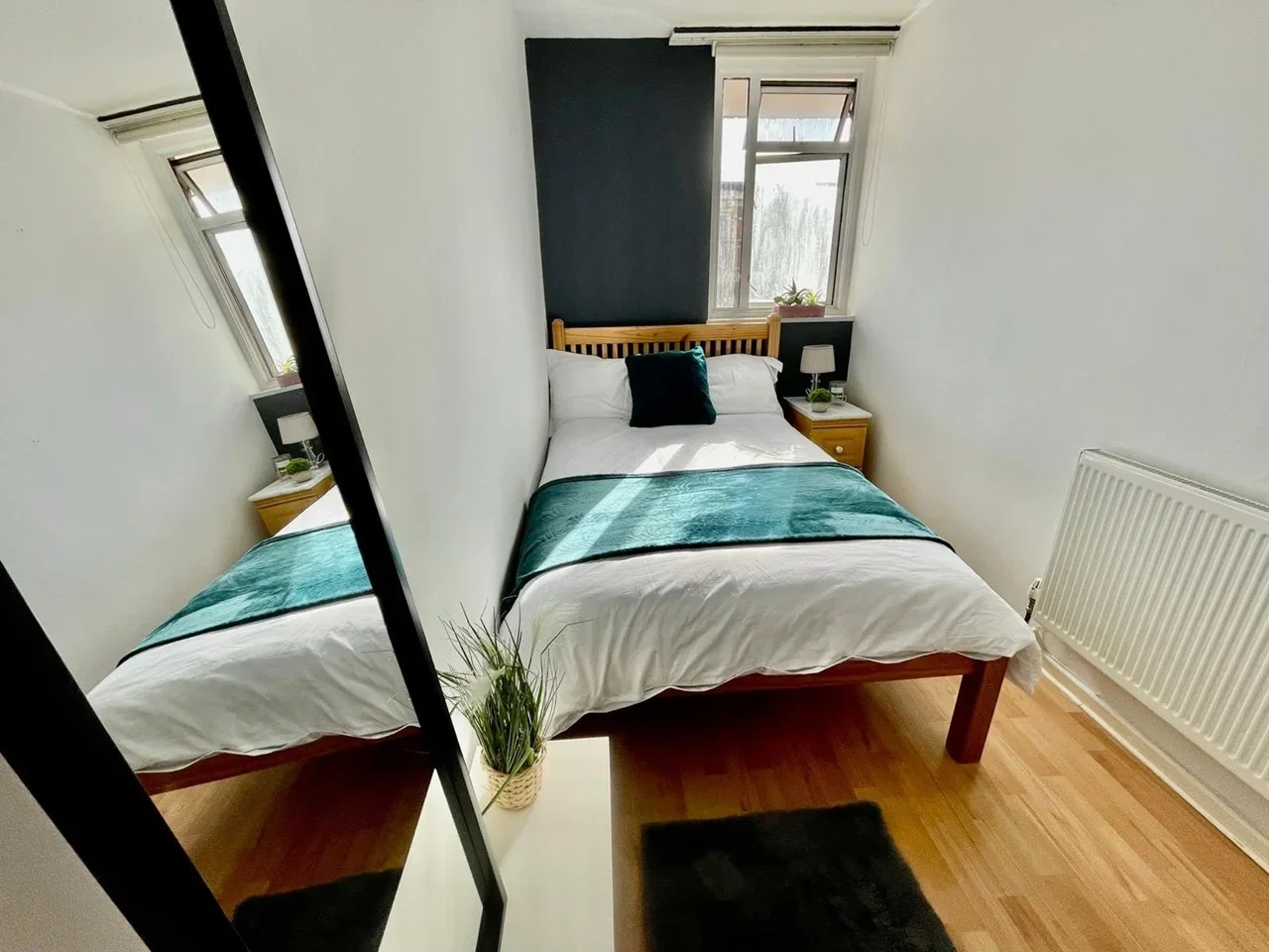 Flat Ashbrook Road in Greater London