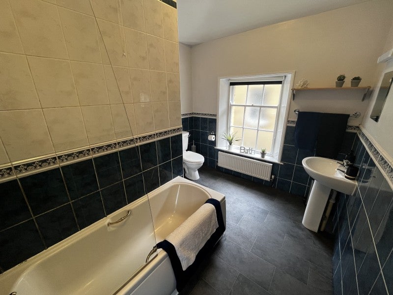 Room Cumberland Road in Leeds