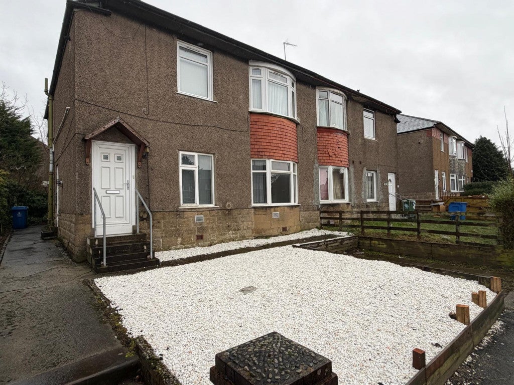 Flat Chirnside Road in Glasgow