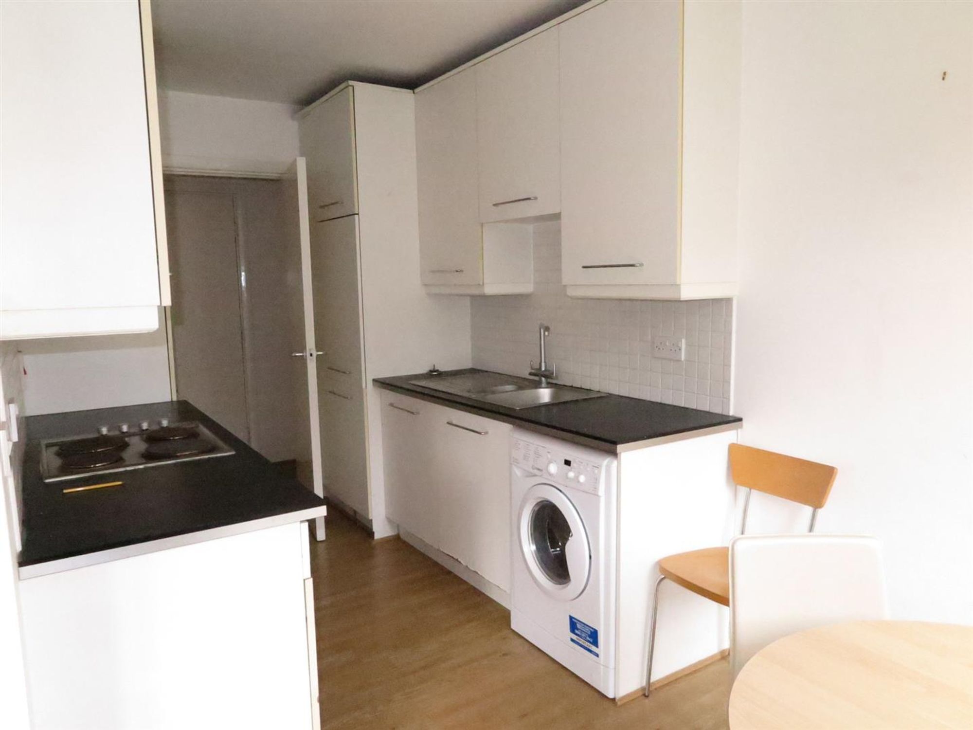 Flat Fairfield Road in Greater London