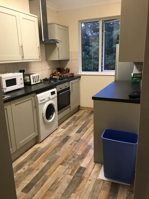Room Ethelbert Close in Greater London