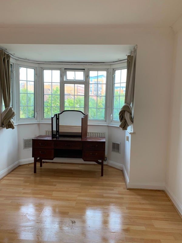 Room Ethelbert Close in Greater London