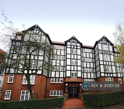 Flat Oakeshott Avenue in Greater London