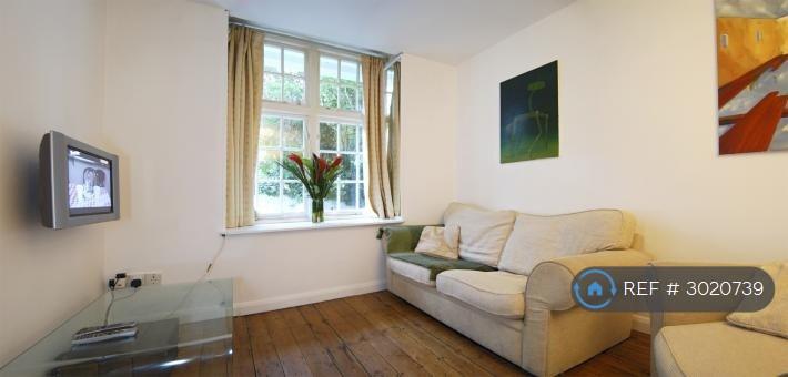 Flat Oakeshott Avenue in Greater London