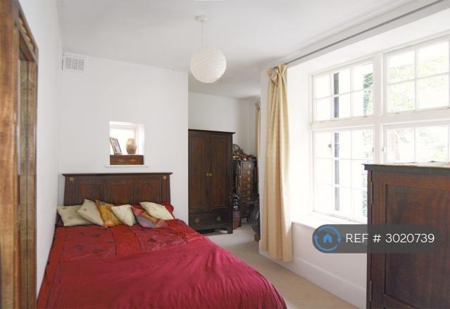 Flat Oakeshott Avenue in Greater London