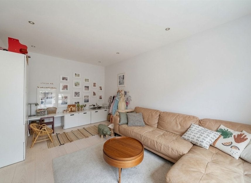 House Pleasance Road in Greater London