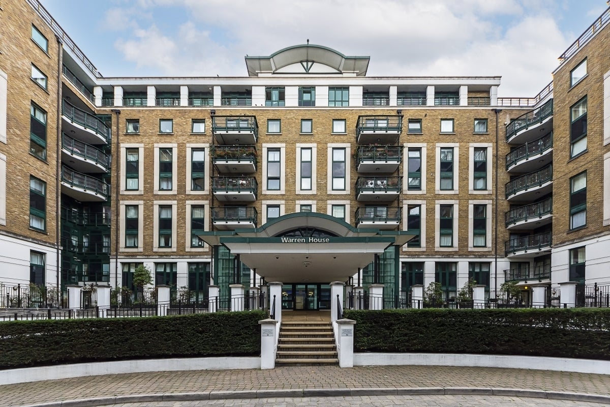 Flat Warwick Road in Greater London