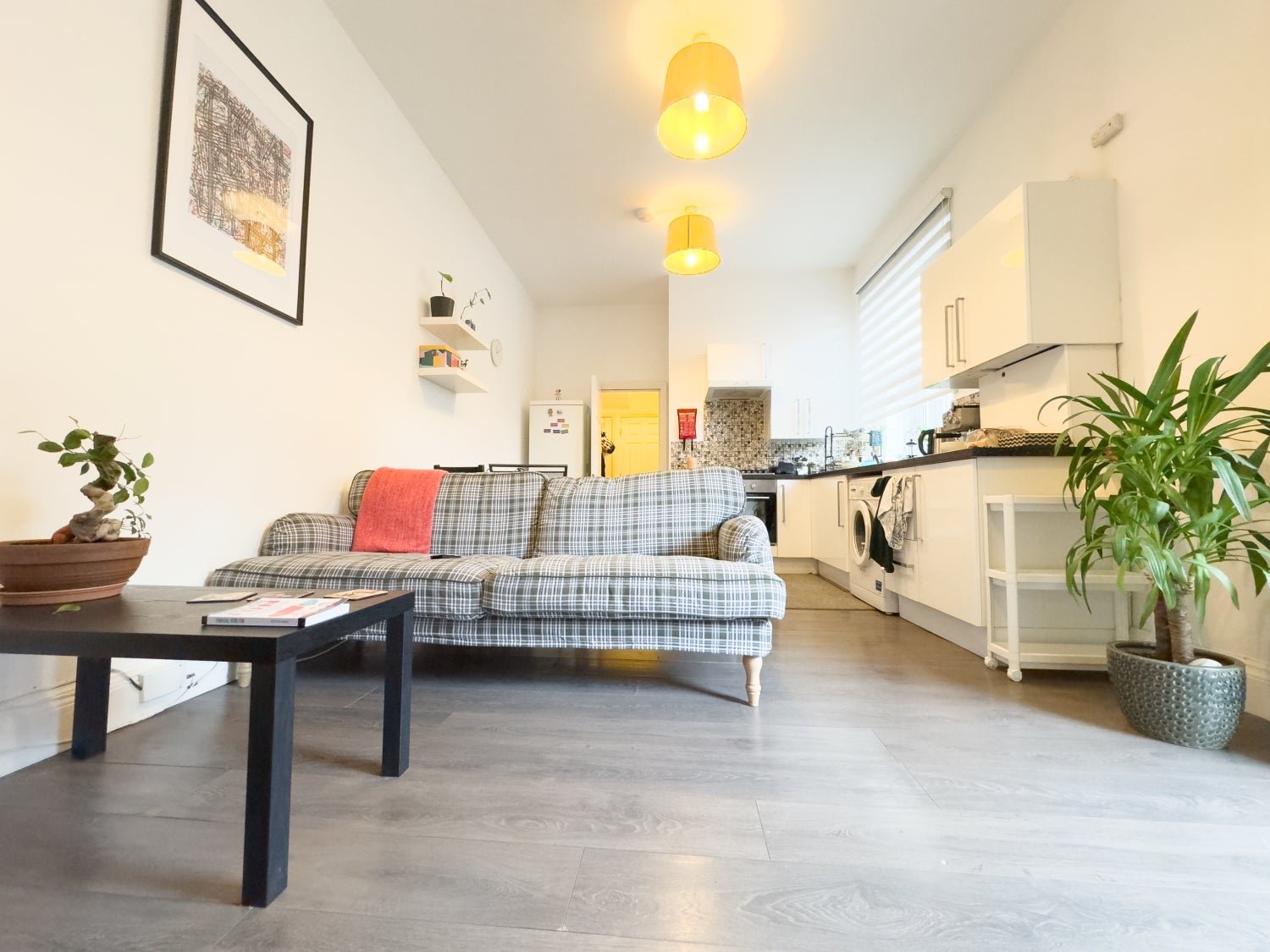 Flat Arran Place in Cardiff