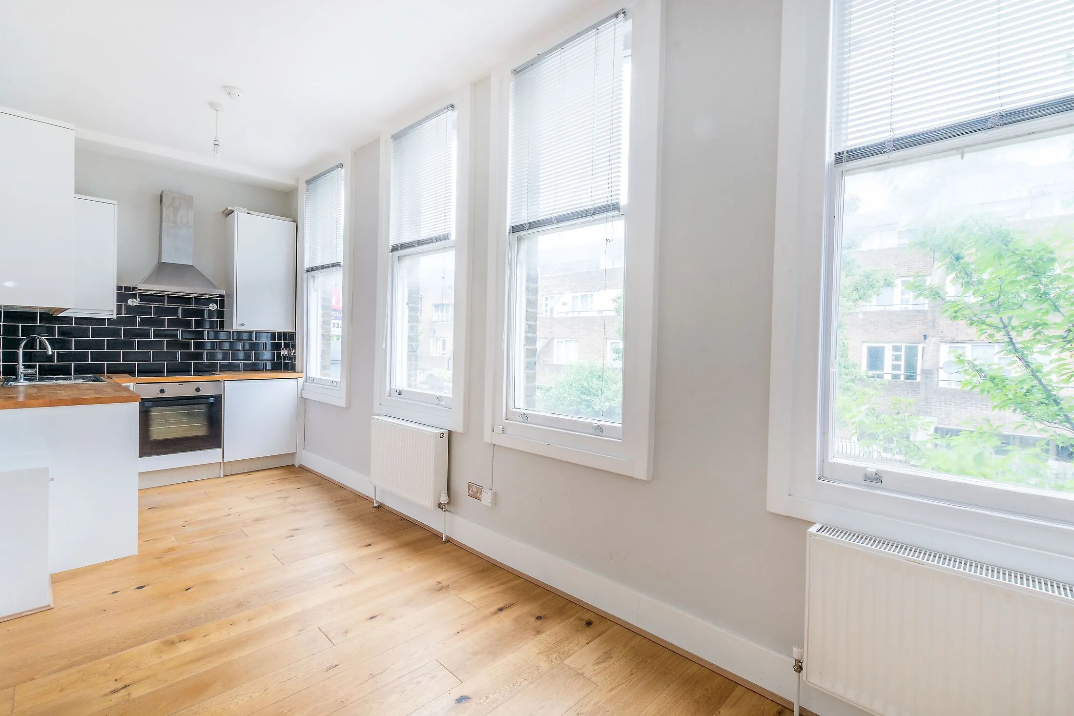 Flat Kensal Road in Greater London