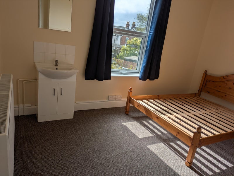 Room Felixstowe Road in Ipswich