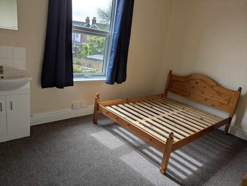 Room Felixstowe Road in Ipswich