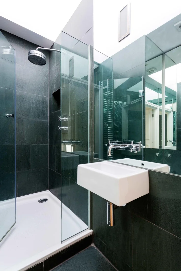 Flat Norland Square in Greater London