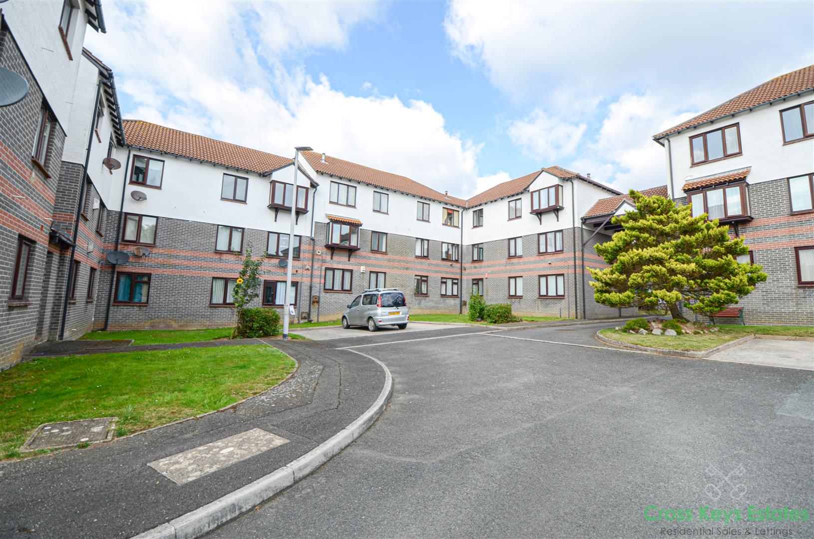 Flat St Michael's Close in Plymouth