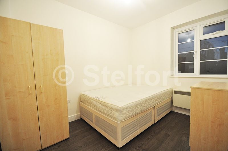 Flat Mottingham Road in Greater London