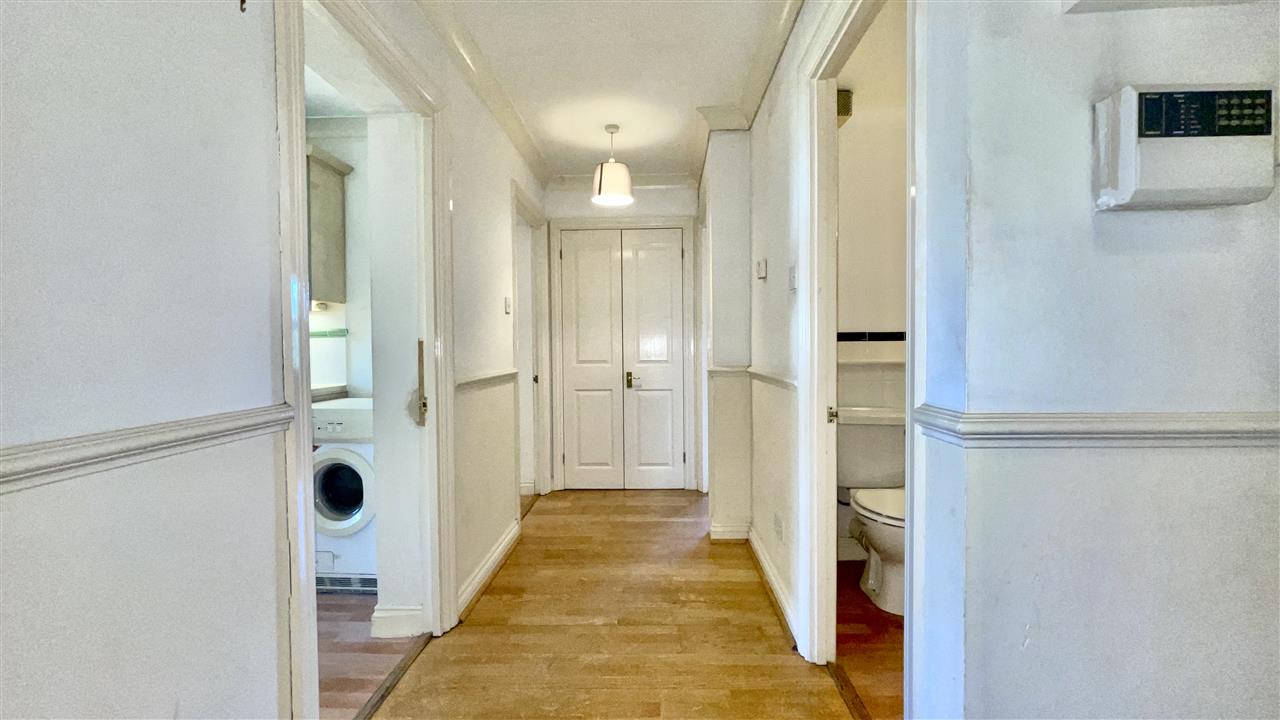 Flat Priestfield Road in Greater London
