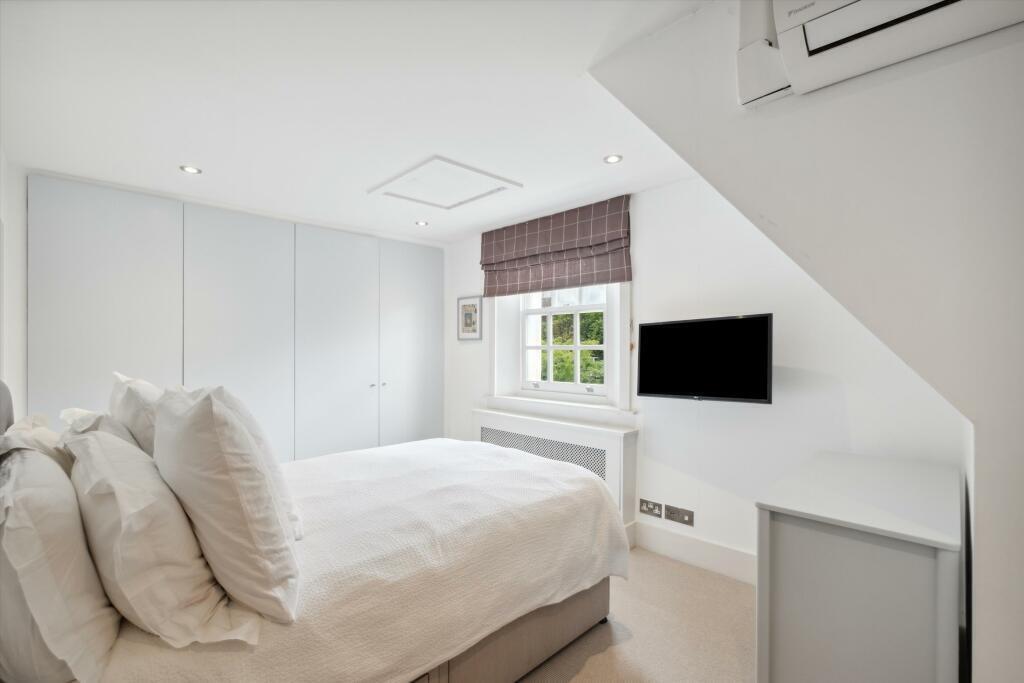 House Addison Road in Greater London