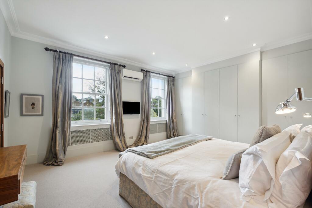 House Addison Road in Greater London