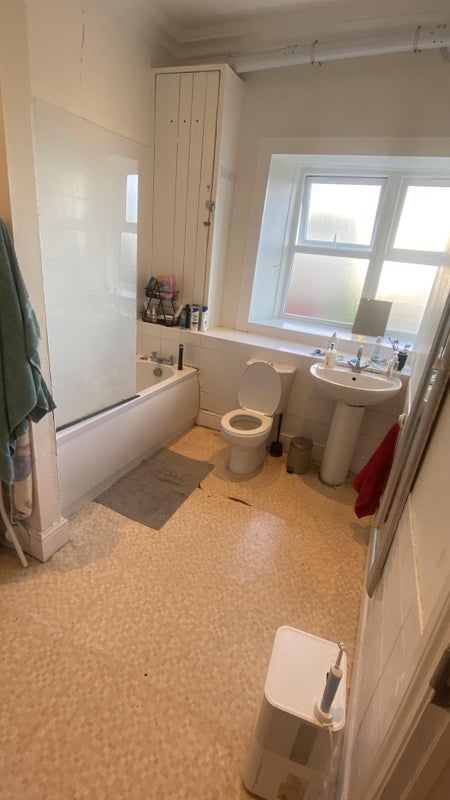 Room Grove Road in Bristol