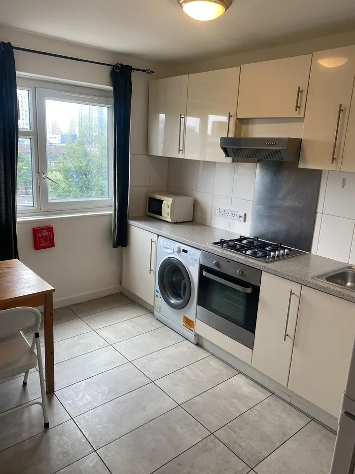 Flat Cropley Street in Greater London