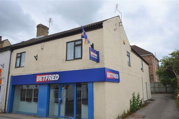 Flat Low Street in Sherburn in Elmet