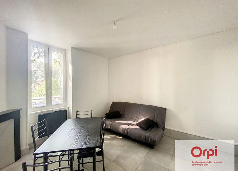 Flat Quai Rouget de Lisle in Montluçon