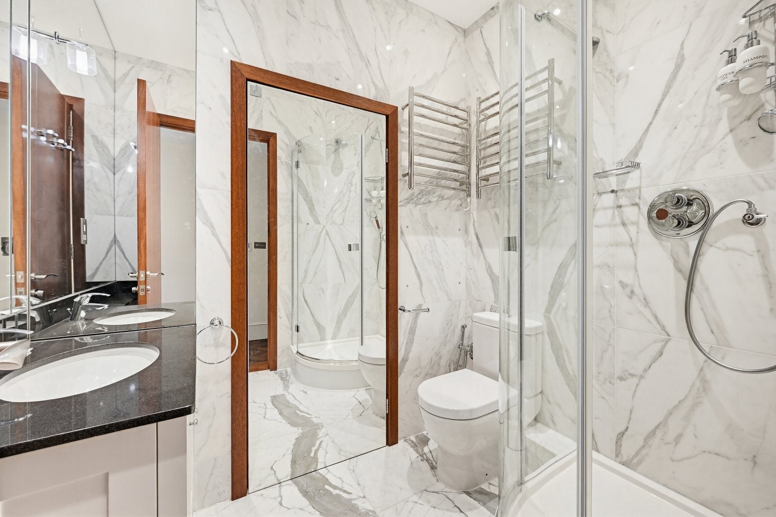 Flat Grosvenor Square in City of Westminster