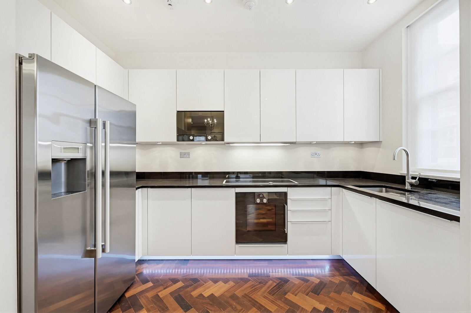 Flat Grosvenor Square in City of Westminster