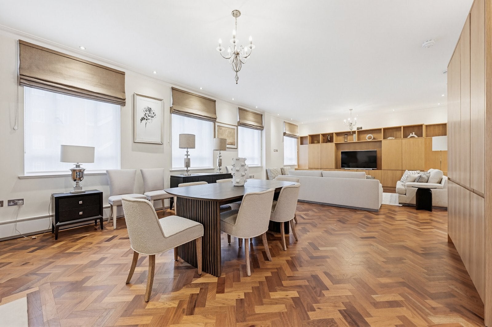 Flat Grosvenor Square in City of Westminster