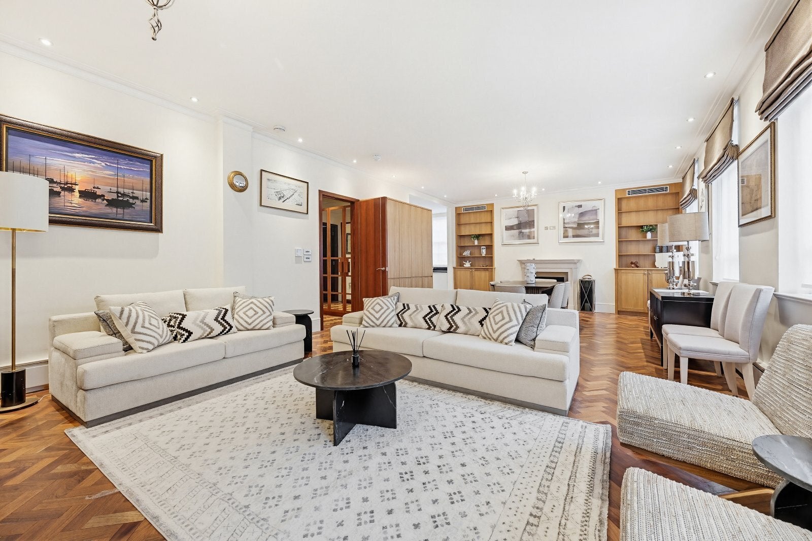 Flat Grosvenor Square in City of Westminster