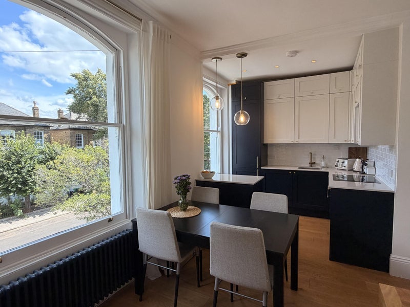 Flat Halliford Street in Greater London