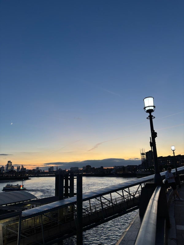 Room South Quay Square in Greater London
