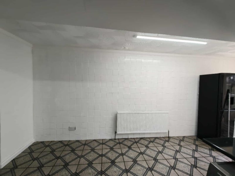 Room Macaulay Road in Greater London