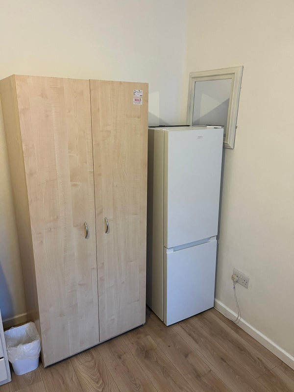 Room Wise Road in Greater London
