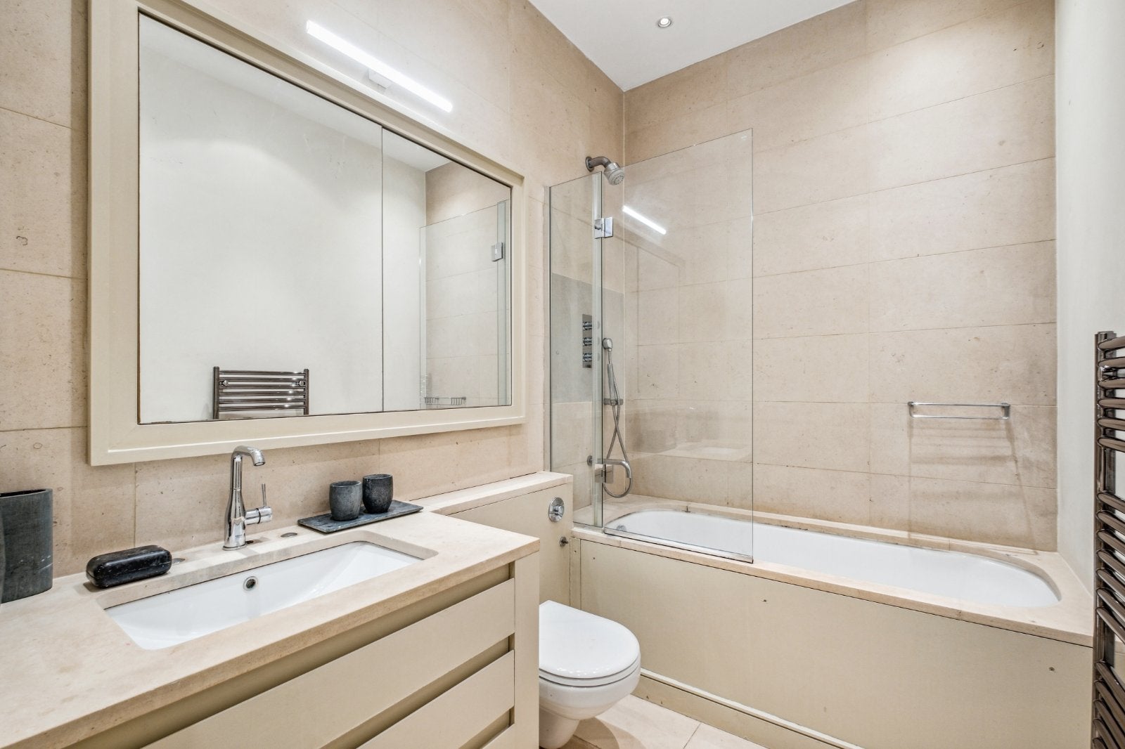 Flat Redcliffe Square in Greater London