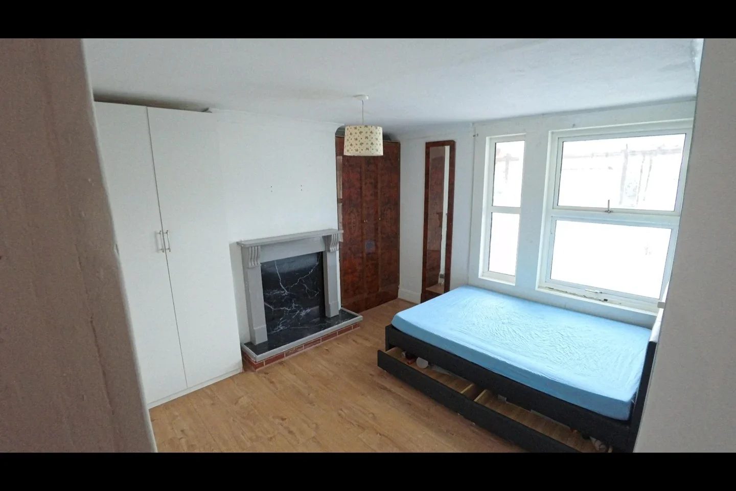 Room Oxlow Lane in Greater London