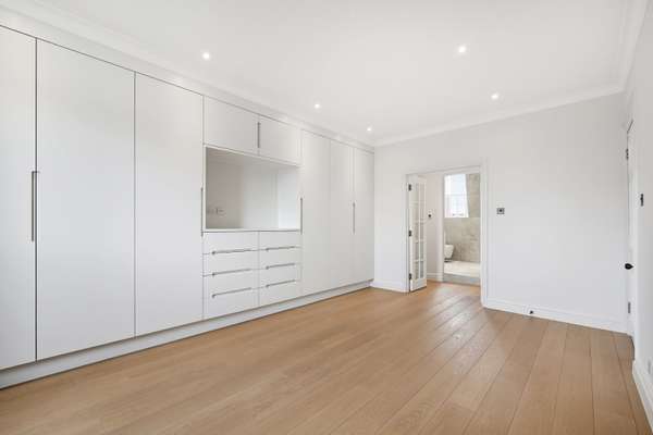 Flat Sloane Street in Greater London