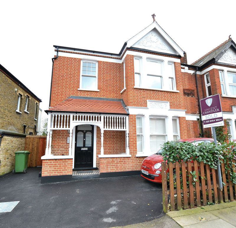 Room Ronalds Road in Greater London