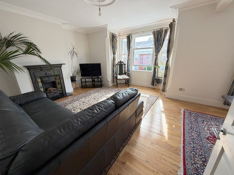 Room Ronalds Road in Greater London