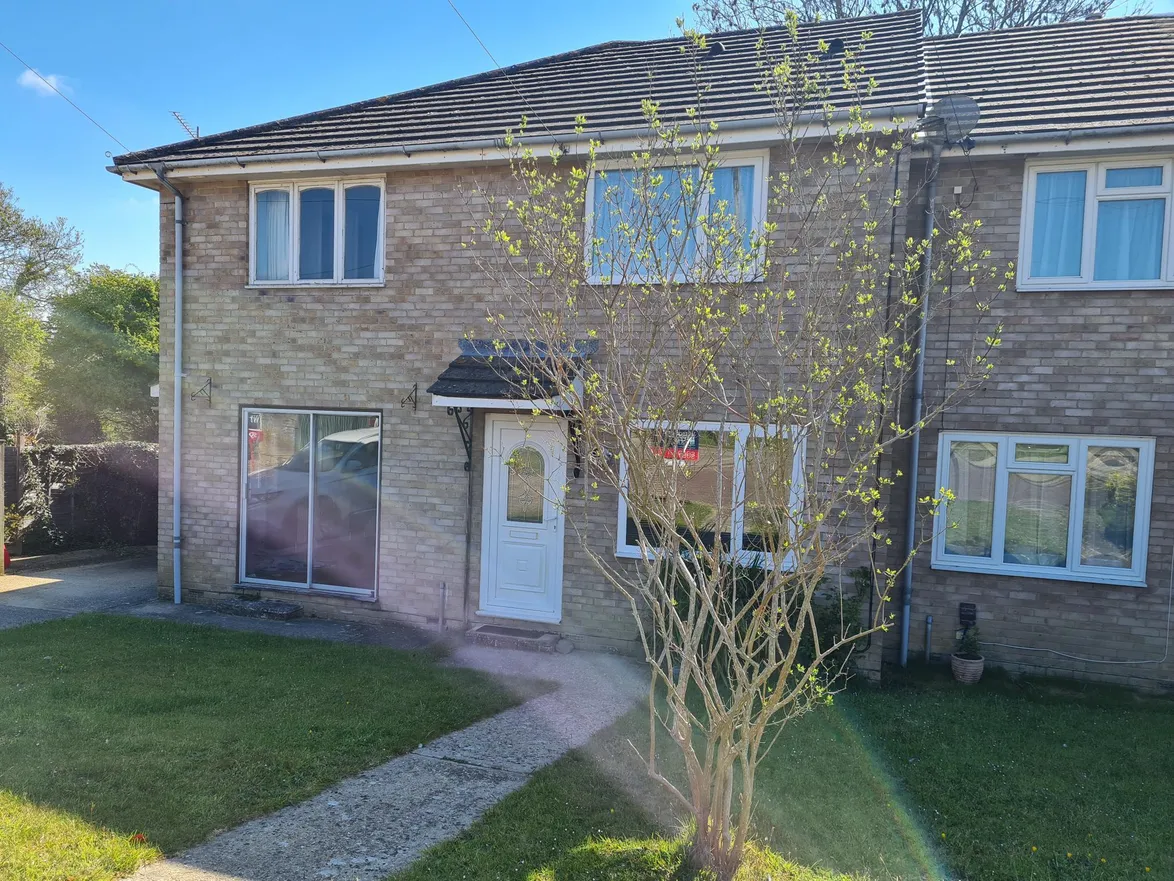 House Golden Groves in Ryde