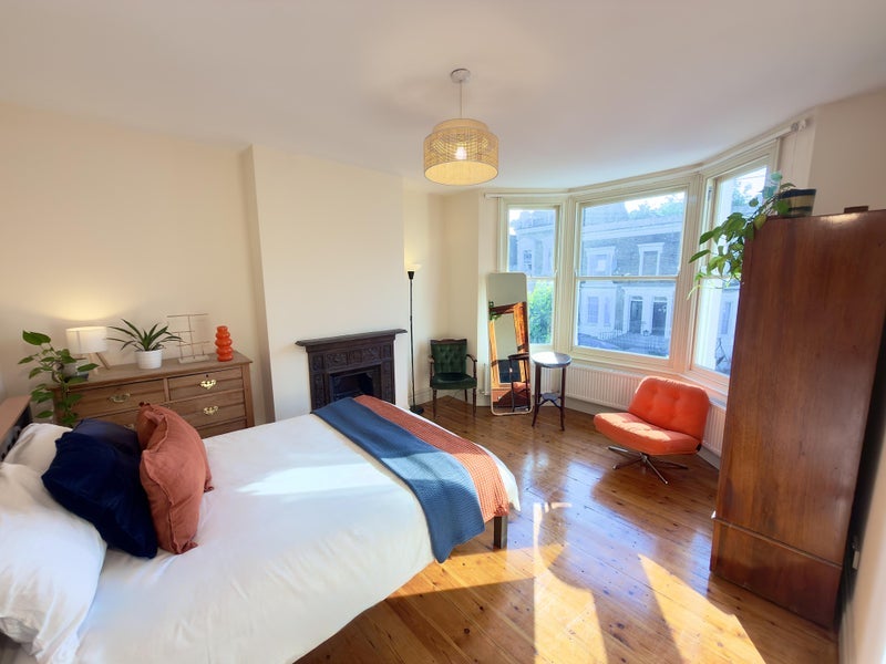 Room Thorntree Road in Greater London