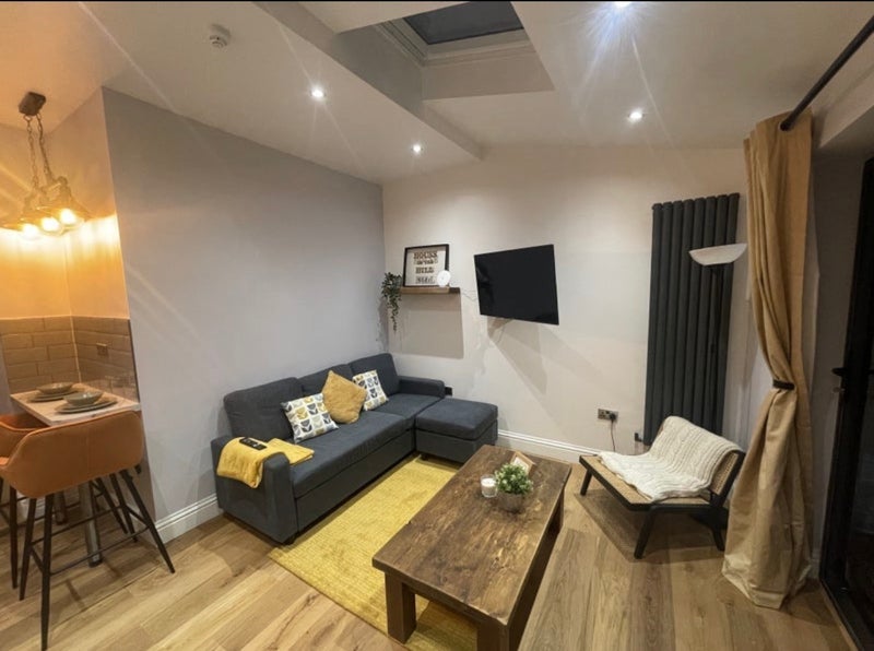 Room Como Road in Greater London