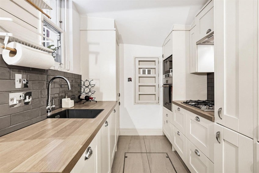 Flat Oakley Street in Greater London