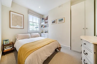 Flat Elsley Road in Greater London