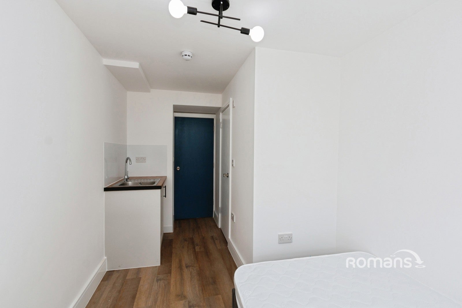 Room Ash Road in Rushmoor