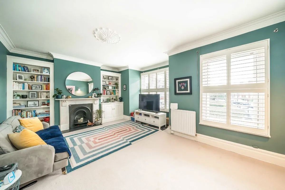 Flat Tenham Avenue in Greater London